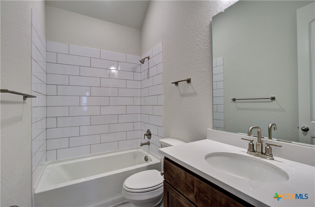 2048 Stephanie Avenue Property Photo 7