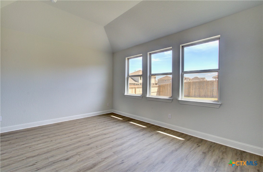2048 Stephanie Avenue Property Photo 18