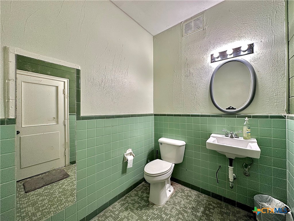 901 N Ben Jordan Street Property Photo 18