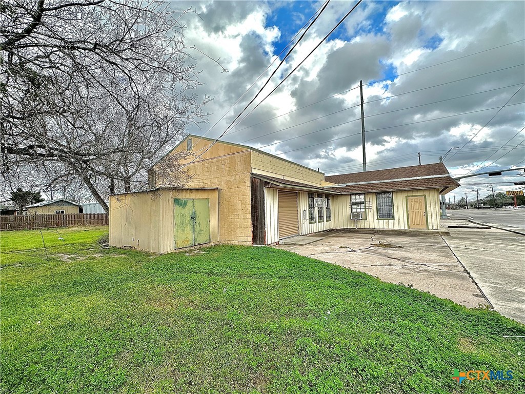 901 N Ben Jordan Street Property Photo 23