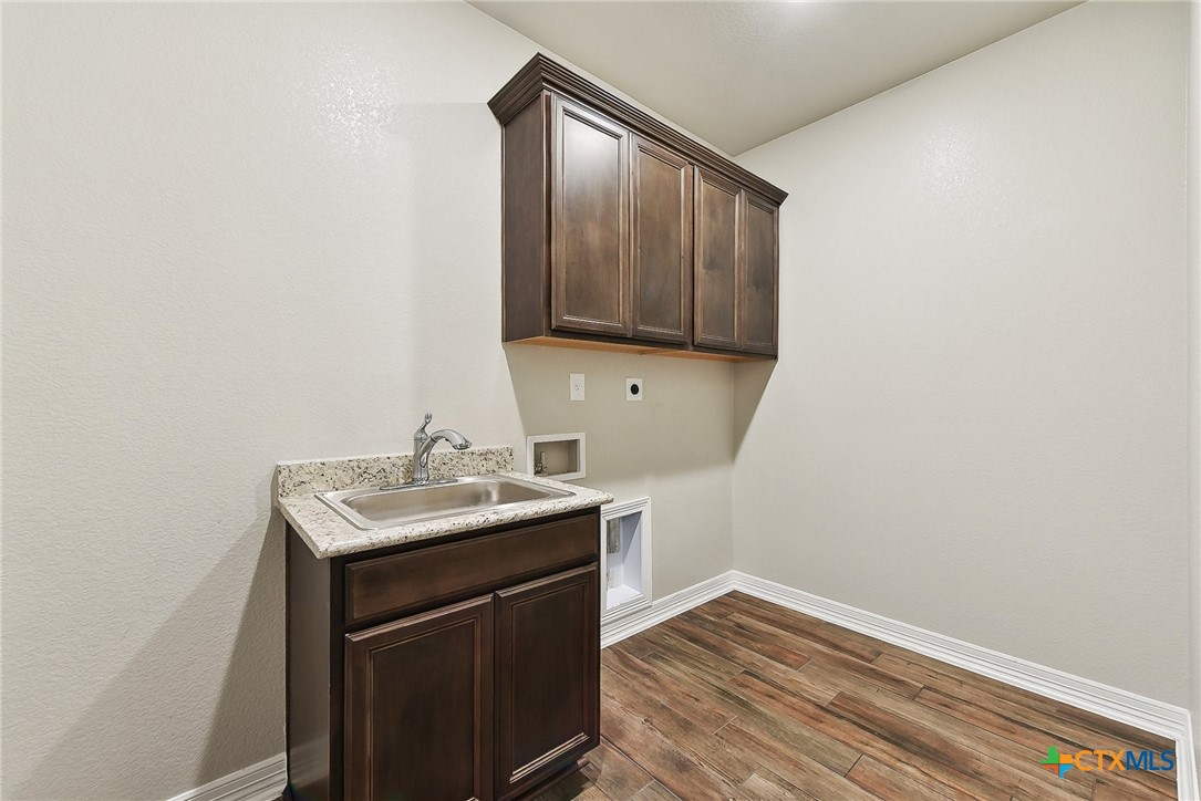 3310 Long Fellow Drive Property Photo 28