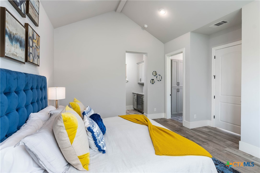 815 Brand Road Property Photo 17