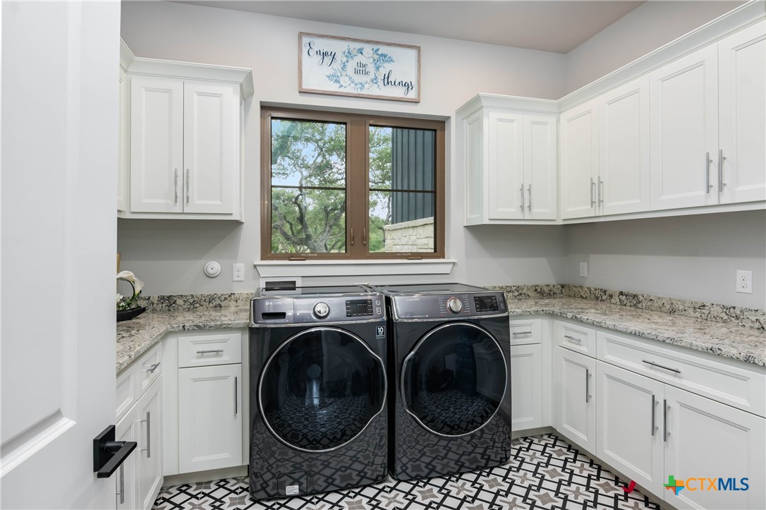 815 Brand Road Property Photo 20