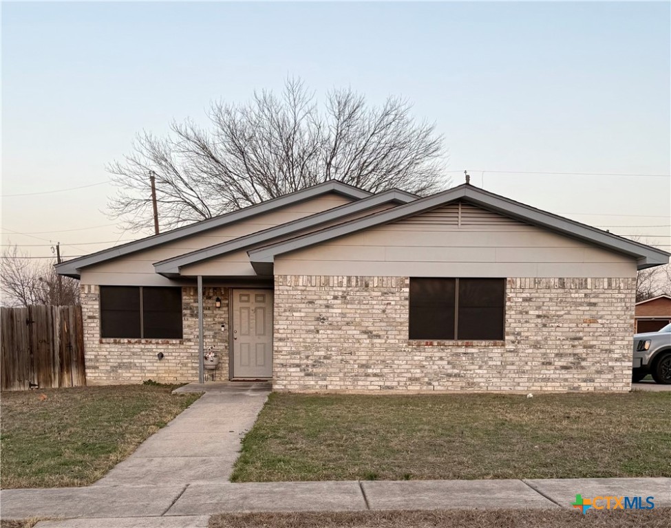 3006 Chisholm Trail Property Photo 1