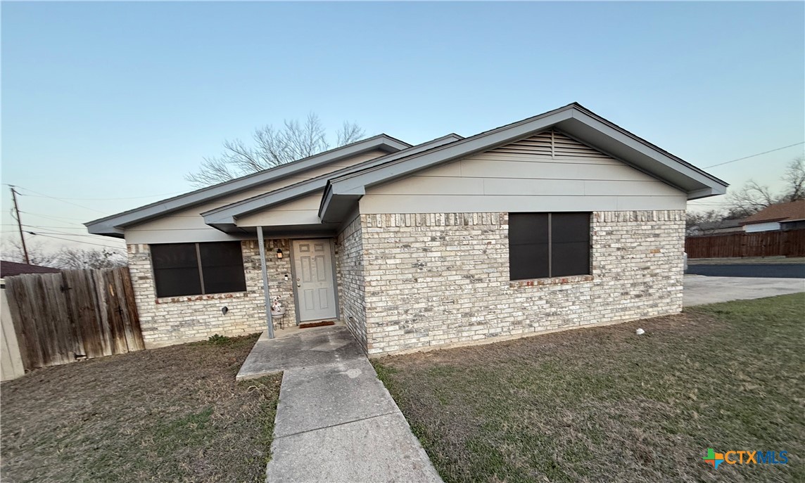 3006 Chisholm Trail Property Photo 2