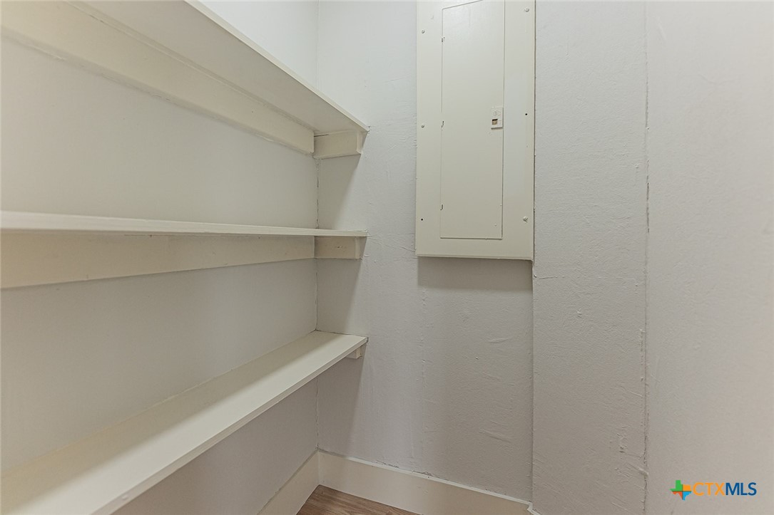 316 S Austin Street Property Photo 7