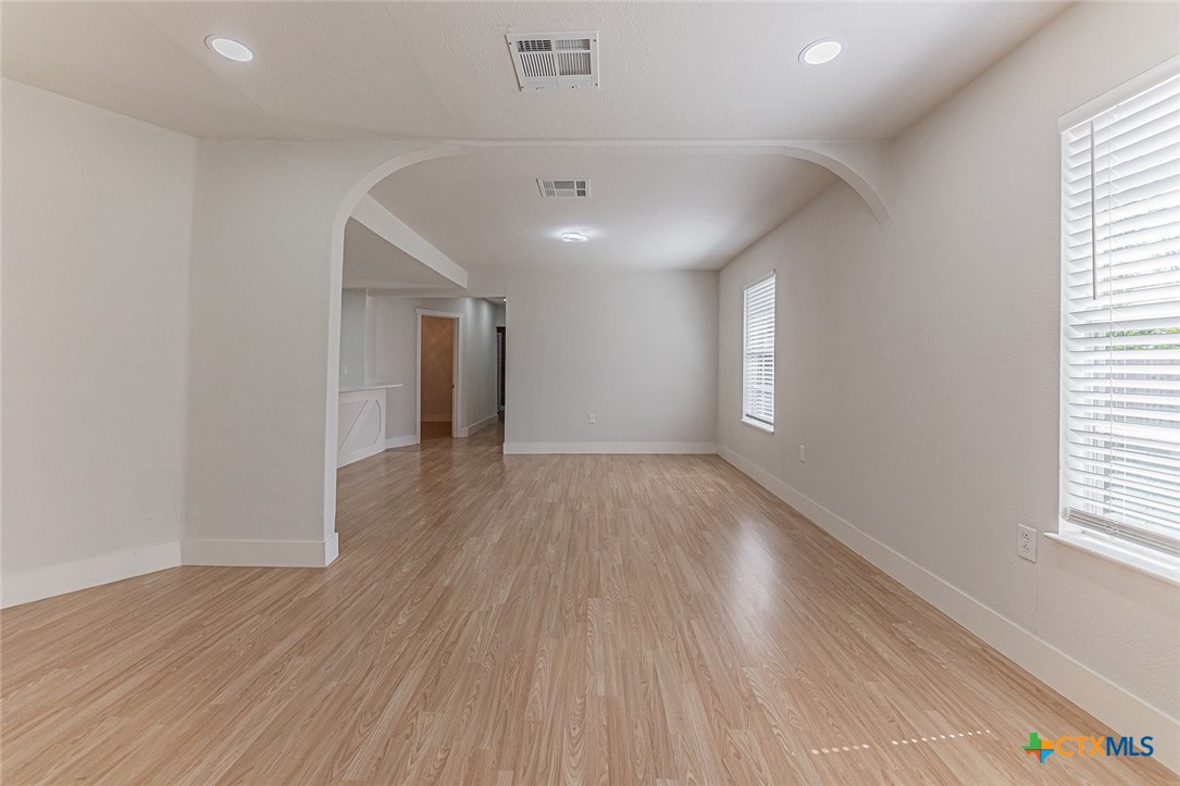 316 S Austin Street Property Photo 14