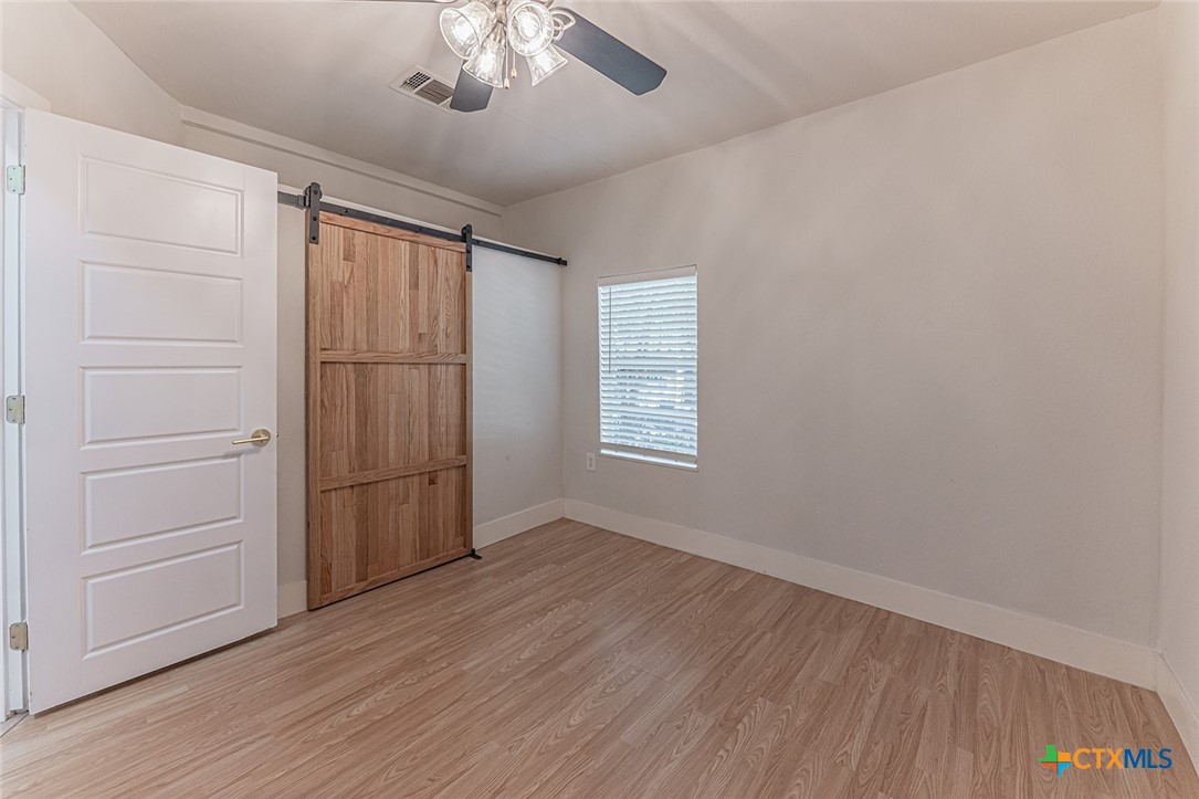 316 S Austin Street Property Photo 18