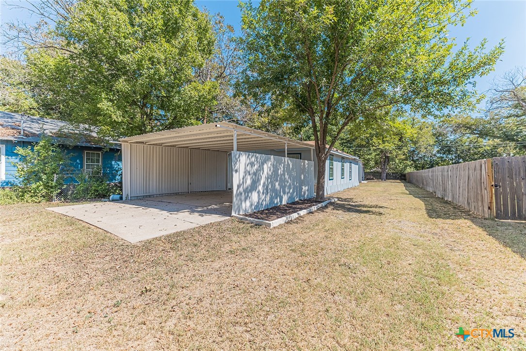 316 S Austin Street Property Photo 21