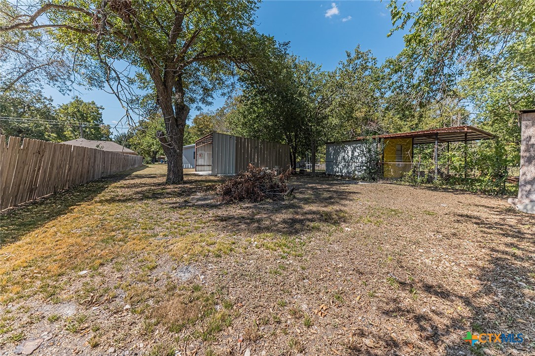 316 S Austin Street Property Photo 22