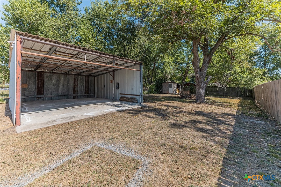316 S Austin Street Property Photo 24