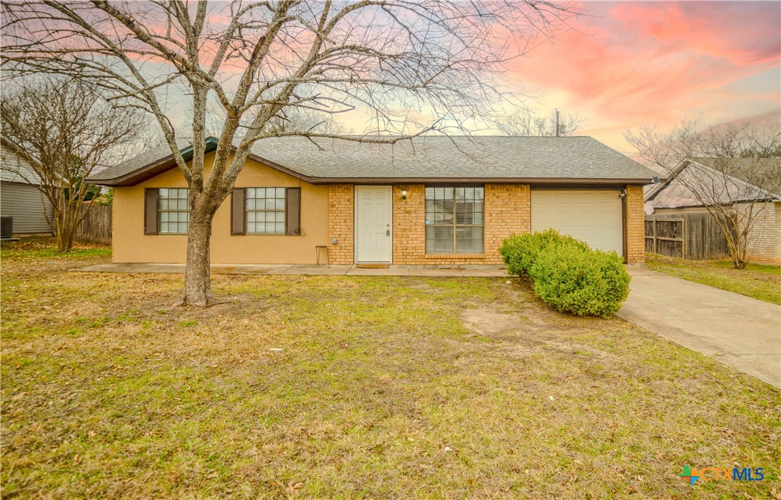 1033 Lindsey Circle Property Photo 1