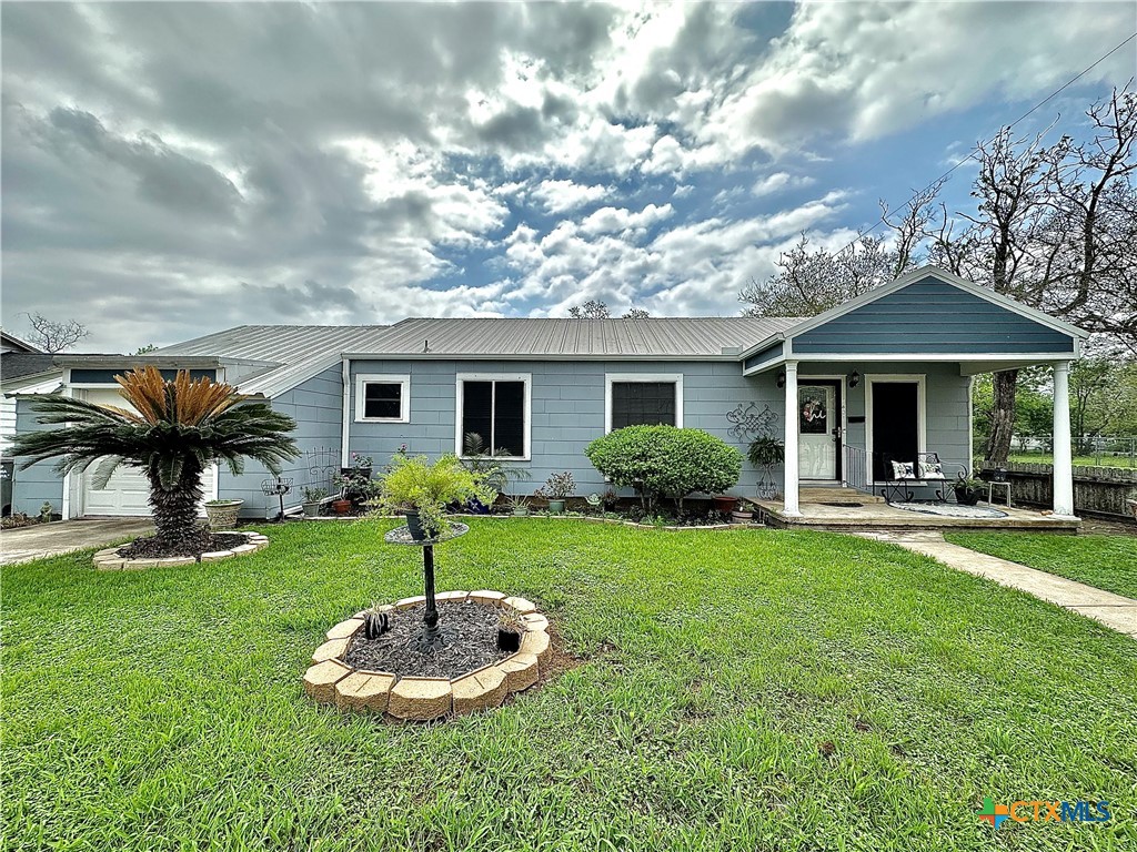 1401 E Loma Vista Avenue Property Photo