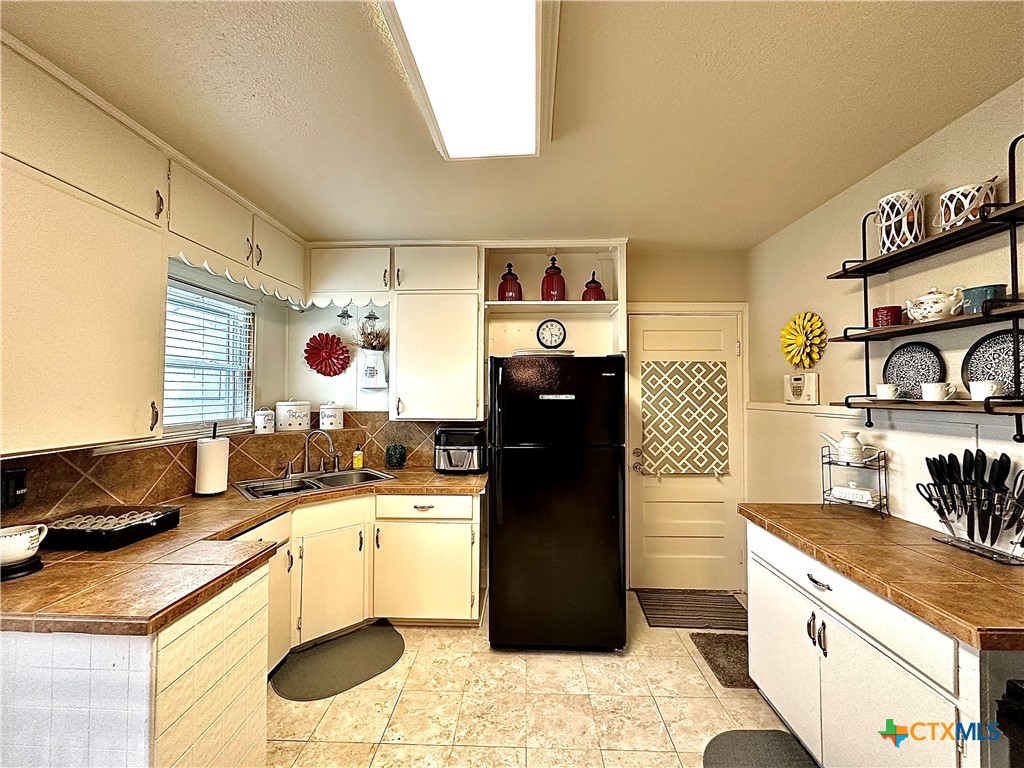1401 E Loma Vista Avenue Property Photo 7