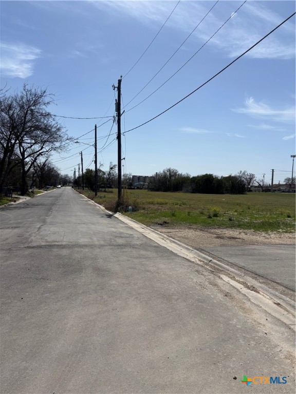 1900 N Austin Street Property Photo 3
