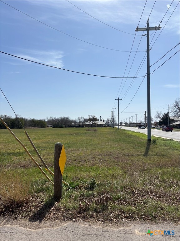 1900 N Austin Street Property Photo 4