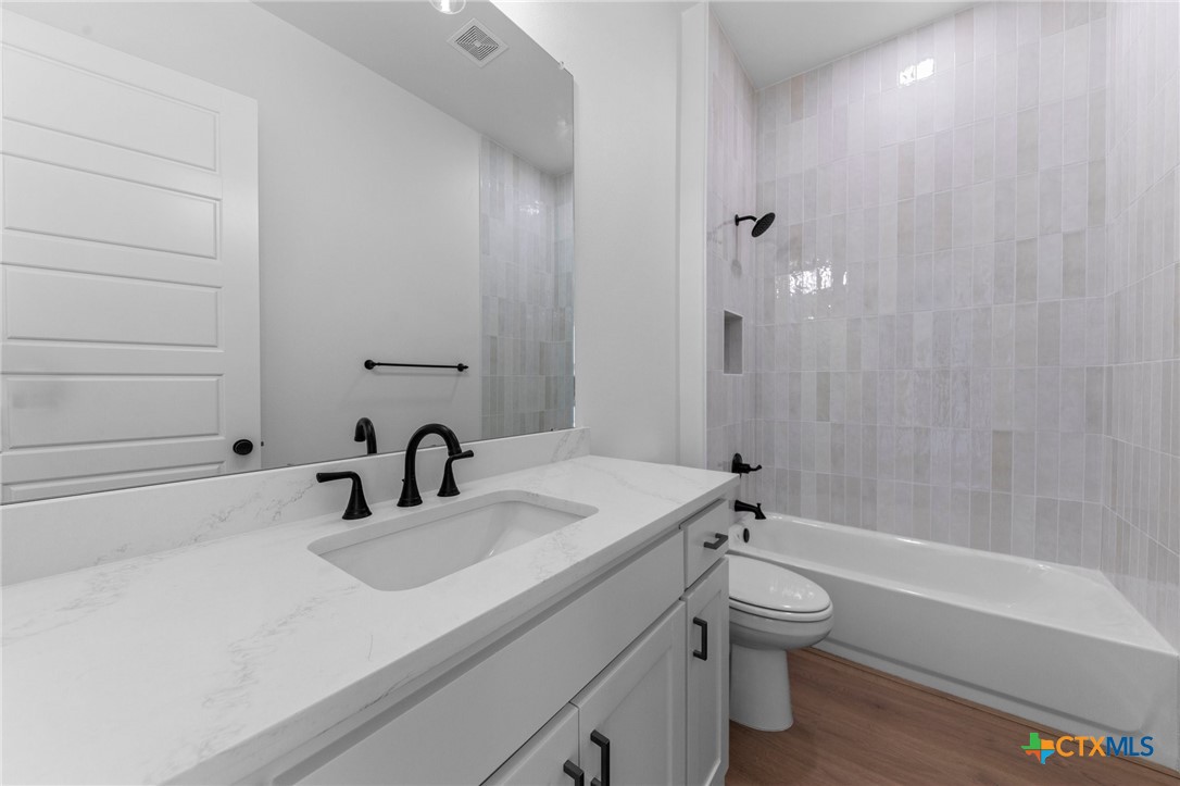 1202 Fairfax Drive Property Photo 12