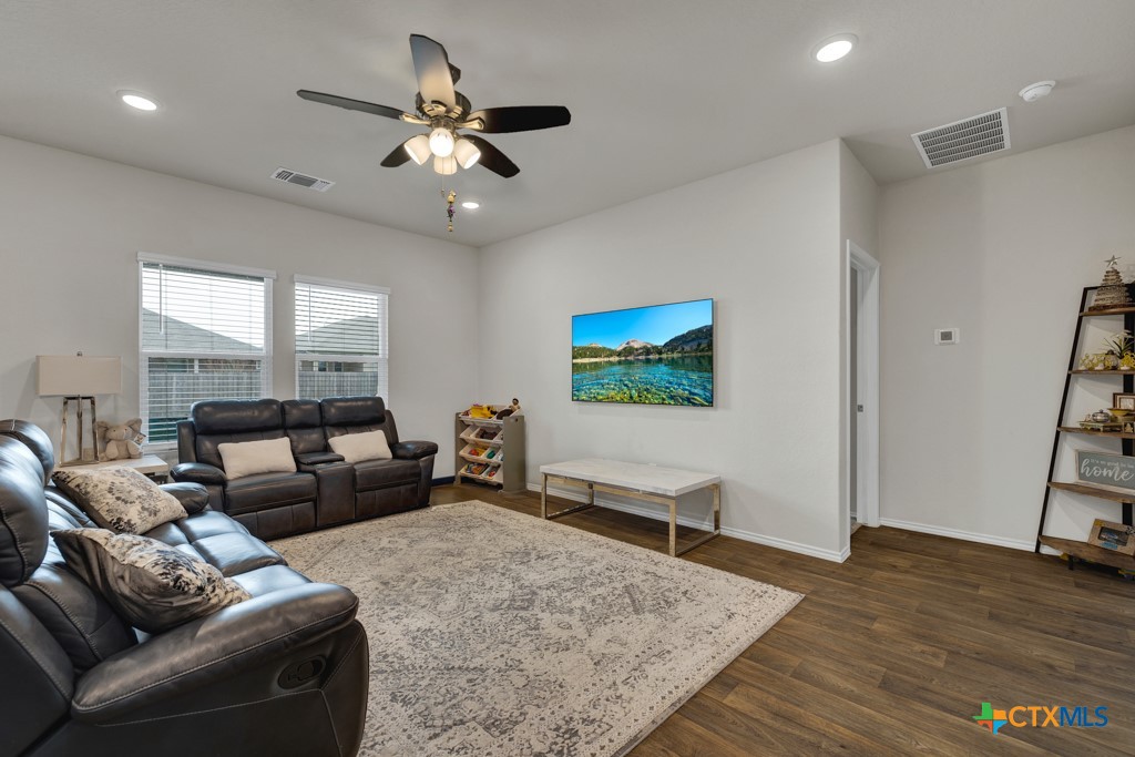 848 Cinnamon Teal Property Photo 6