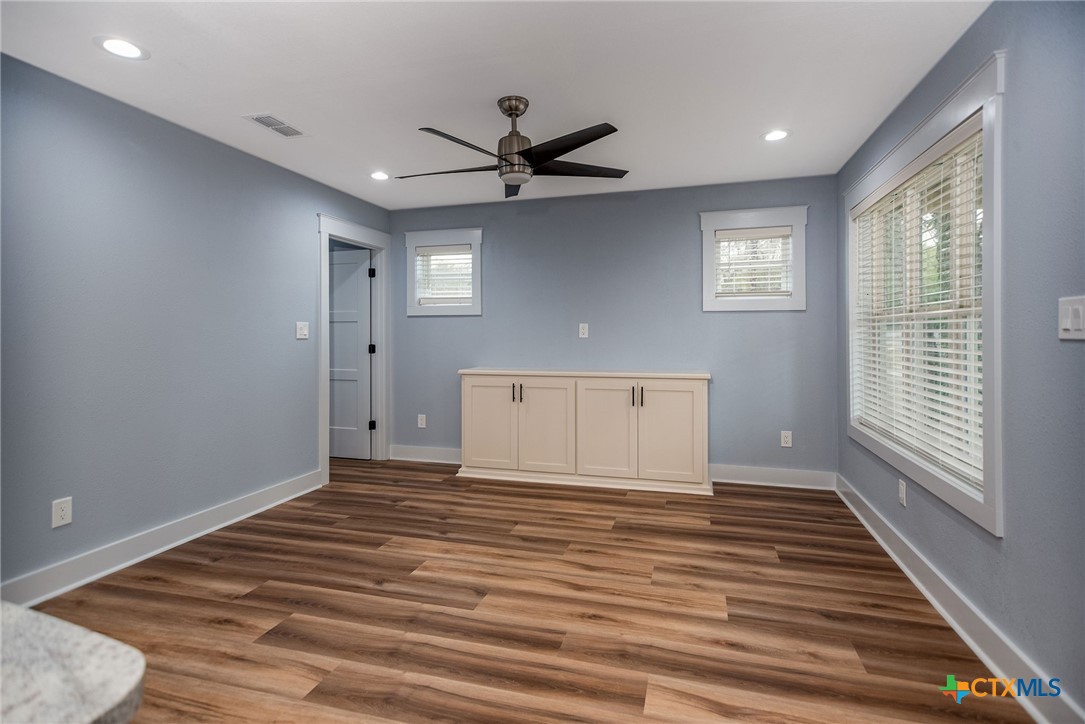 548 Pecan Property Photo 4