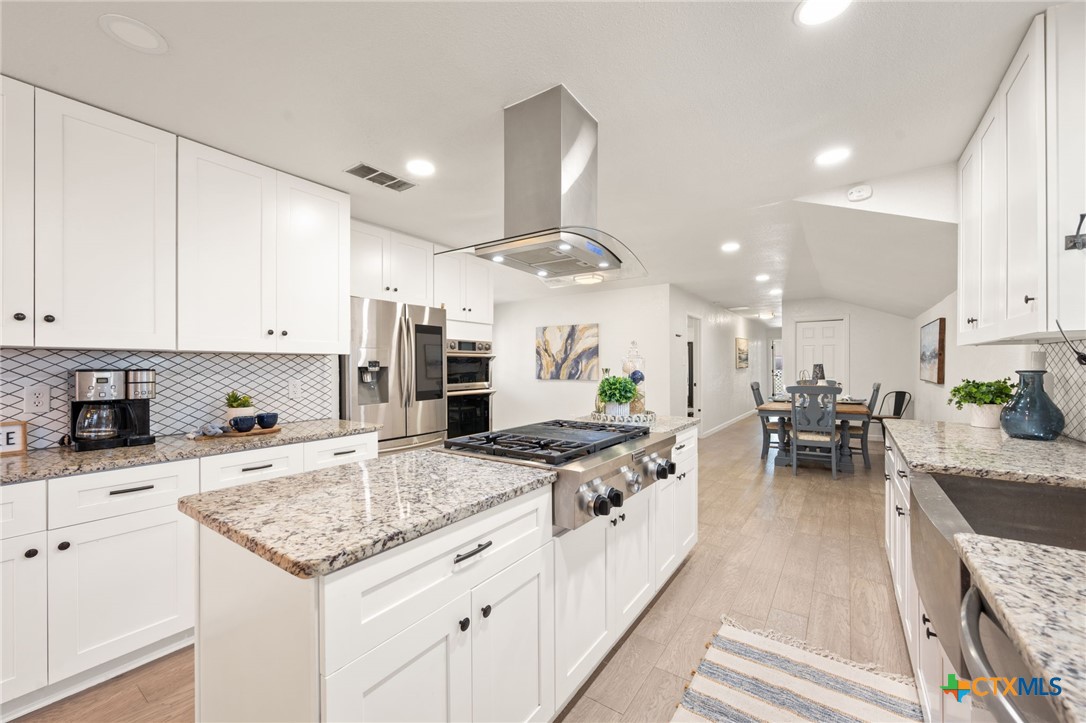 1428 Lee Street Property Photo 1