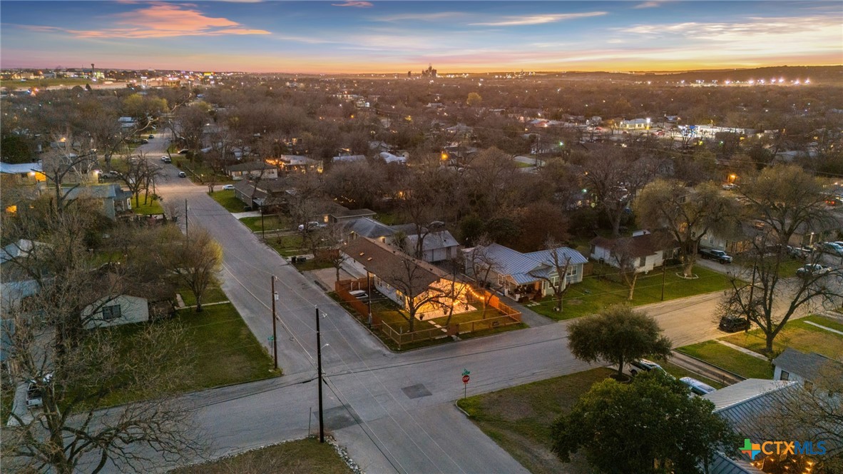 1428 Lee Street Property Photo 4