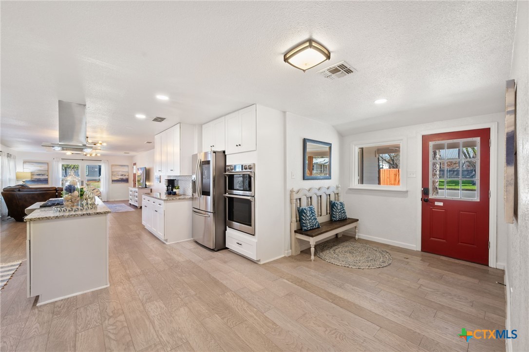 1428 Lee Street Property Photo 11