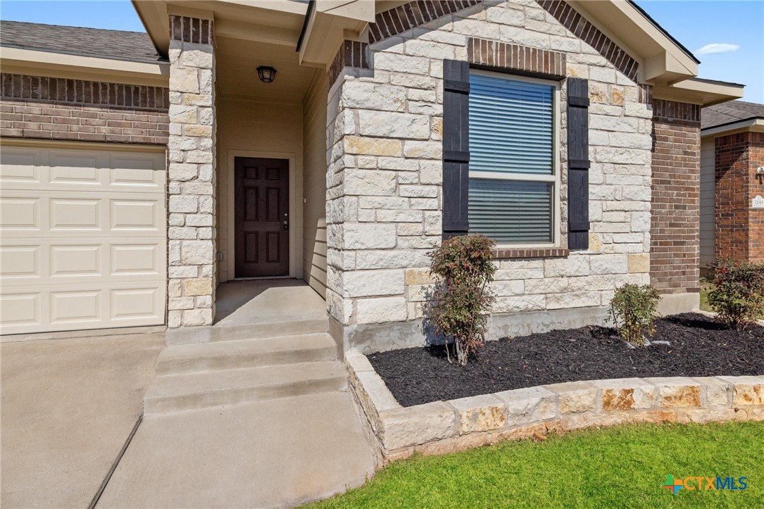 1244 Spring Terrace Loop Property Photo 4
