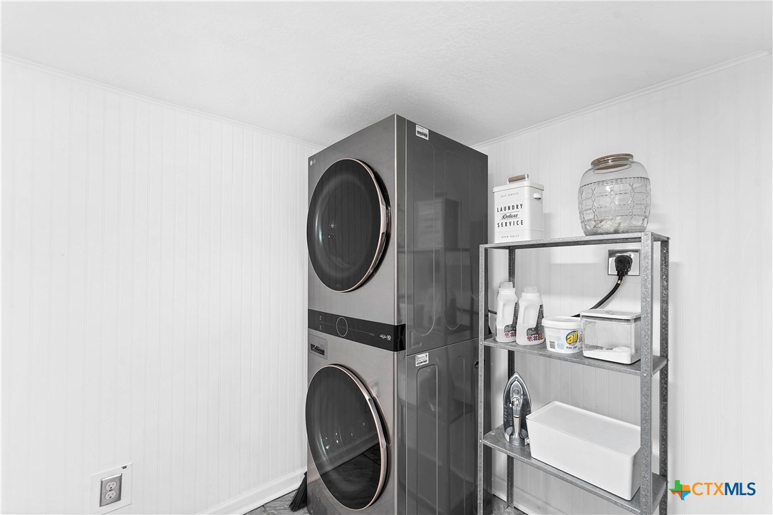 180 Caveside Drive Property Photo 19