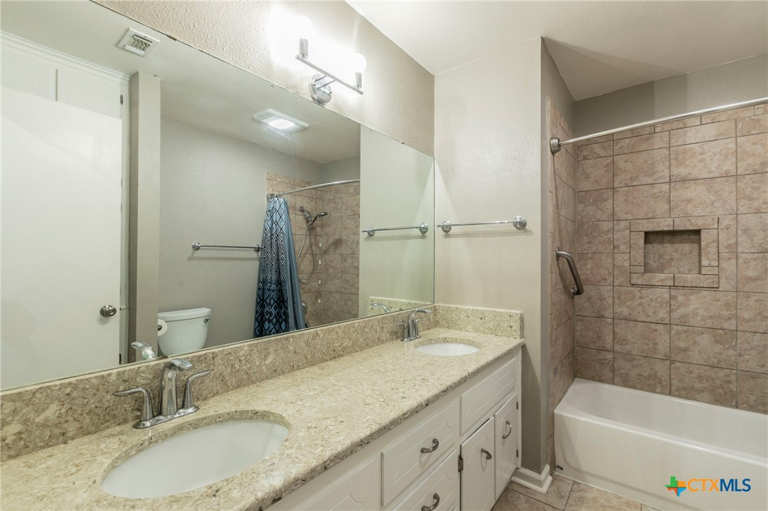216 Daffodil Drive Property Photo 15