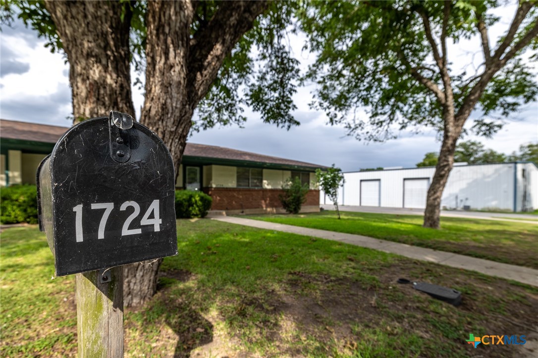 1724 Hickston Street Property Photo 2