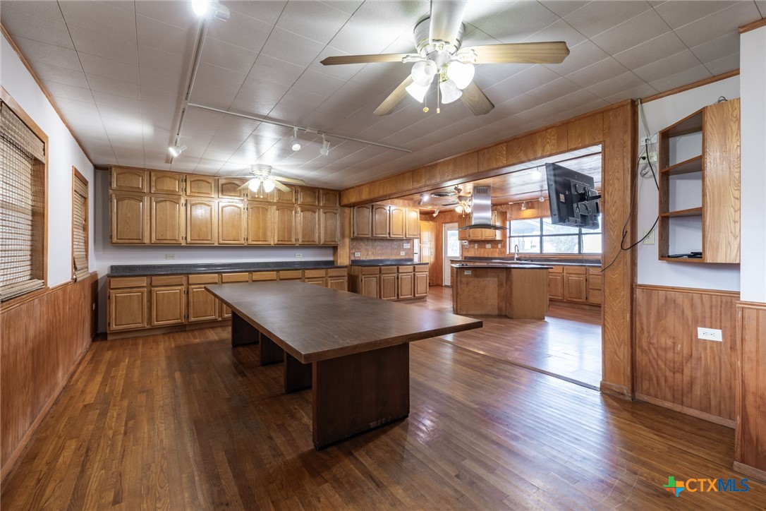 1724 Hickston Street Property Photo 3