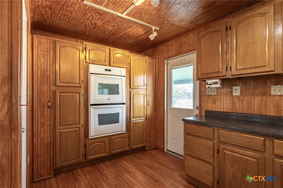 1724 Hickston Street Property Photo 13