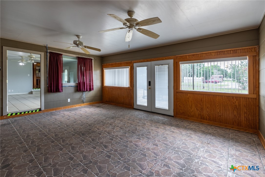 1724 Hickston Street Property Photo 23