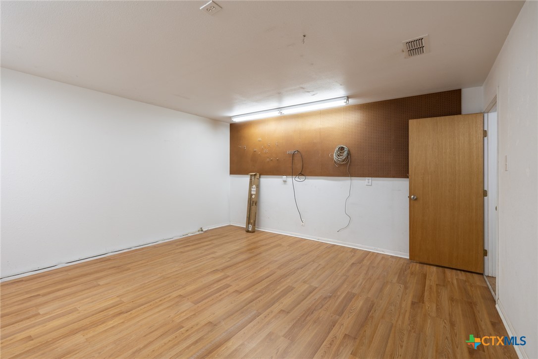 1724 Hickston Street Property Photo 29