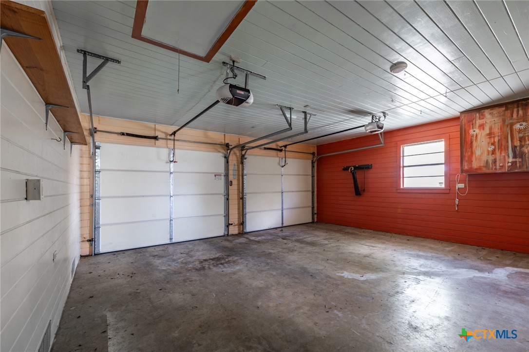 1724 Hickston Street Property Photo 34