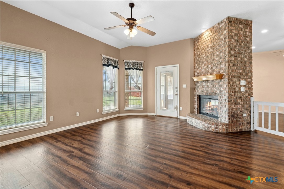 608 Mustang Trail Property Photo 7