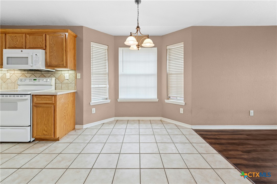 608 Mustang Trail Property Photo 12