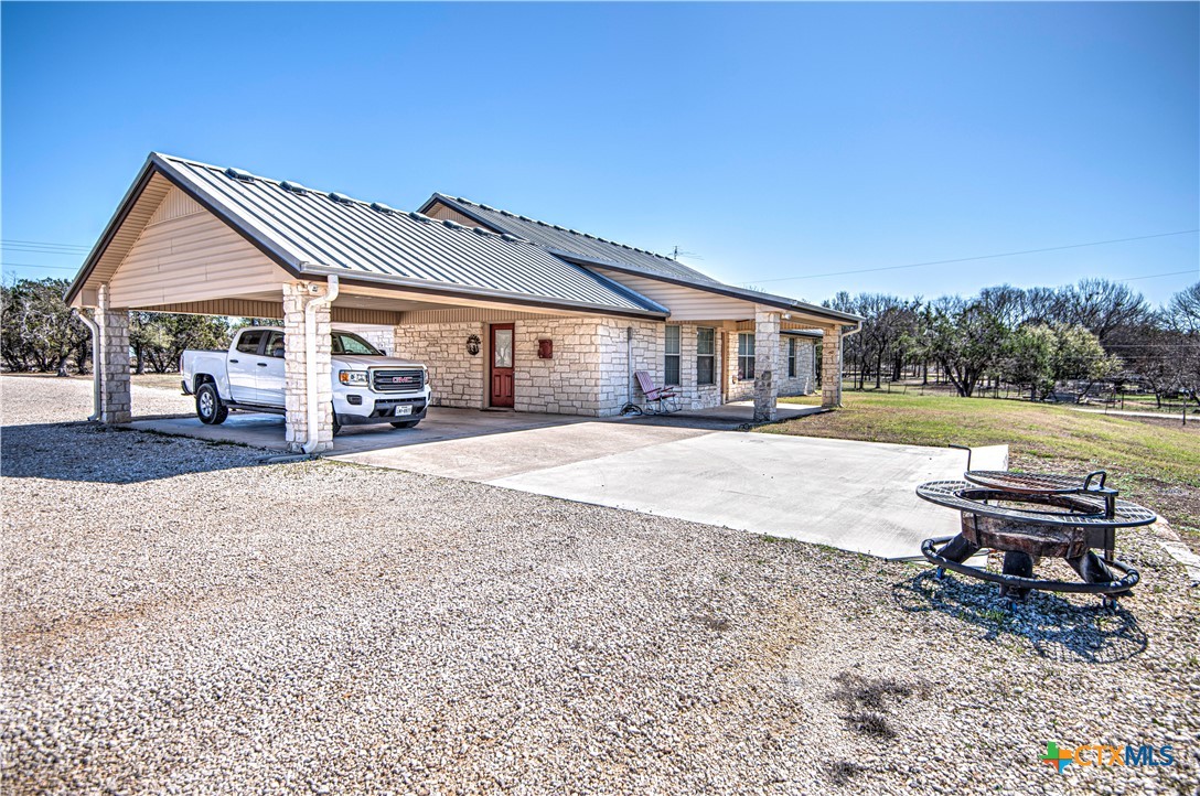 10484 E Trimmier Road Property Photo 4