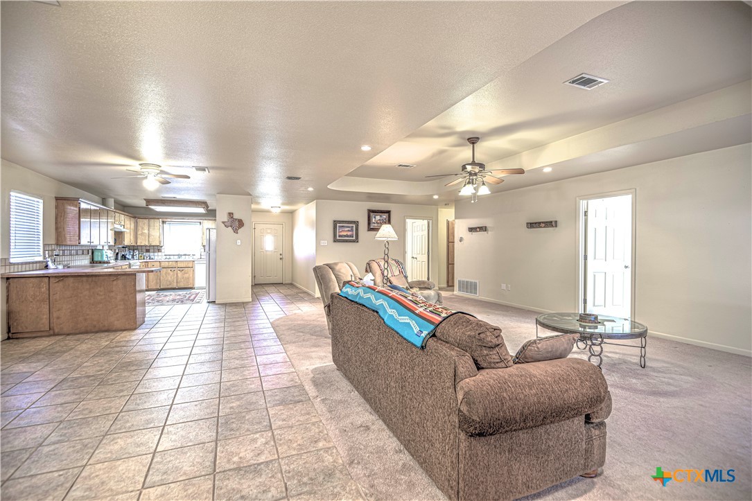 10484 E Trimmier Road Property Photo 12