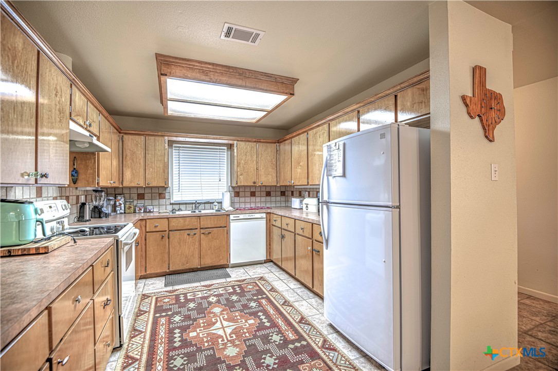 10484 E Trimmier Road Property Photo 16