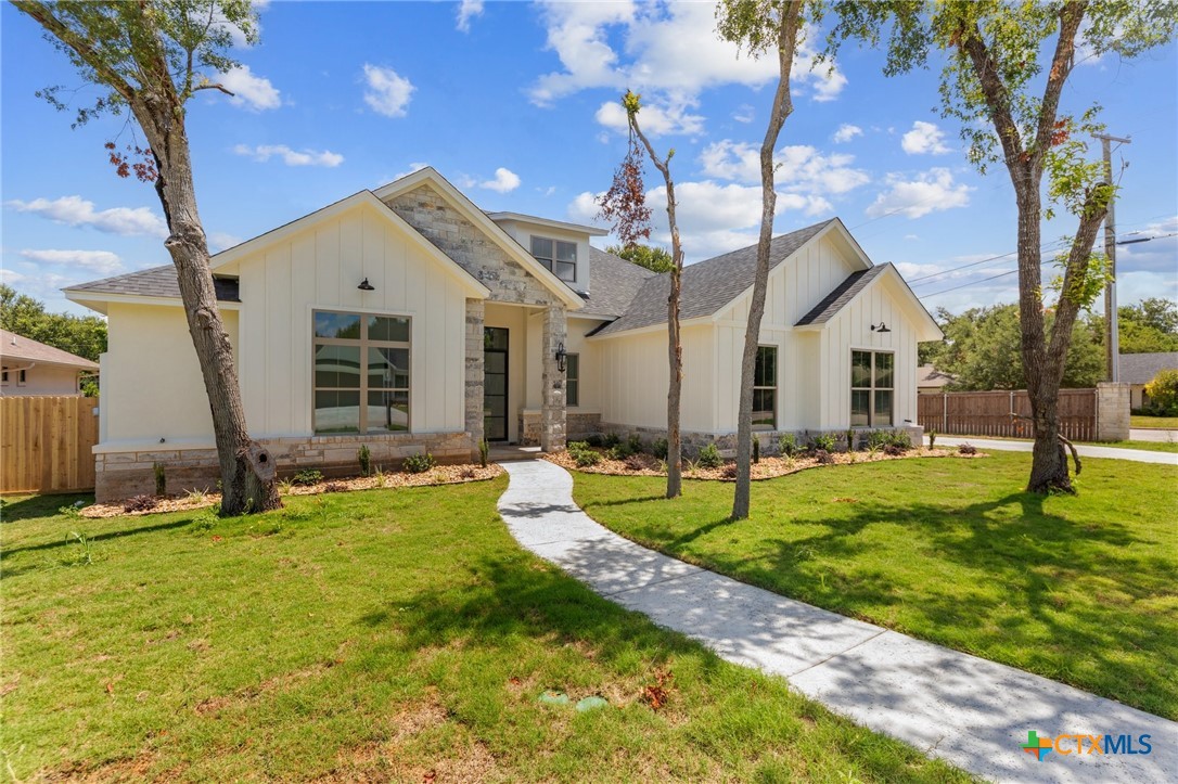 3502 Lions Ridge Drive Property Photo 1