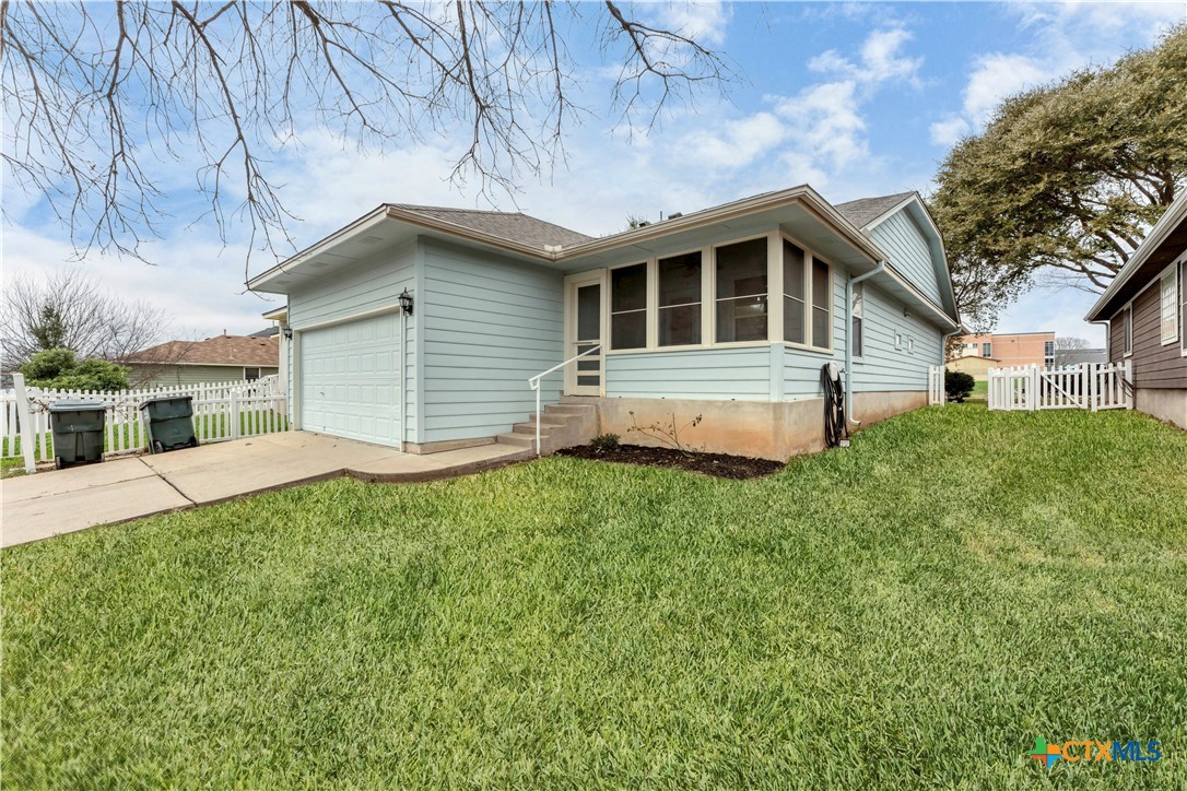 322 Sampson Property Photo 25