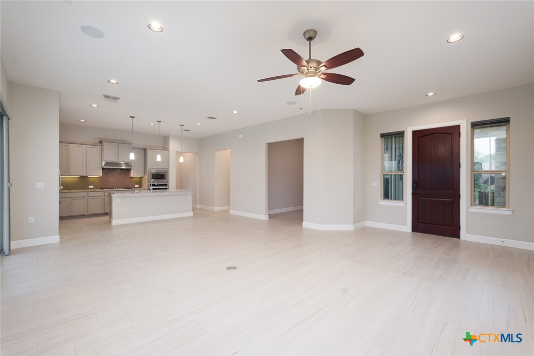 517 Freeing Oak Street Property Photo 4