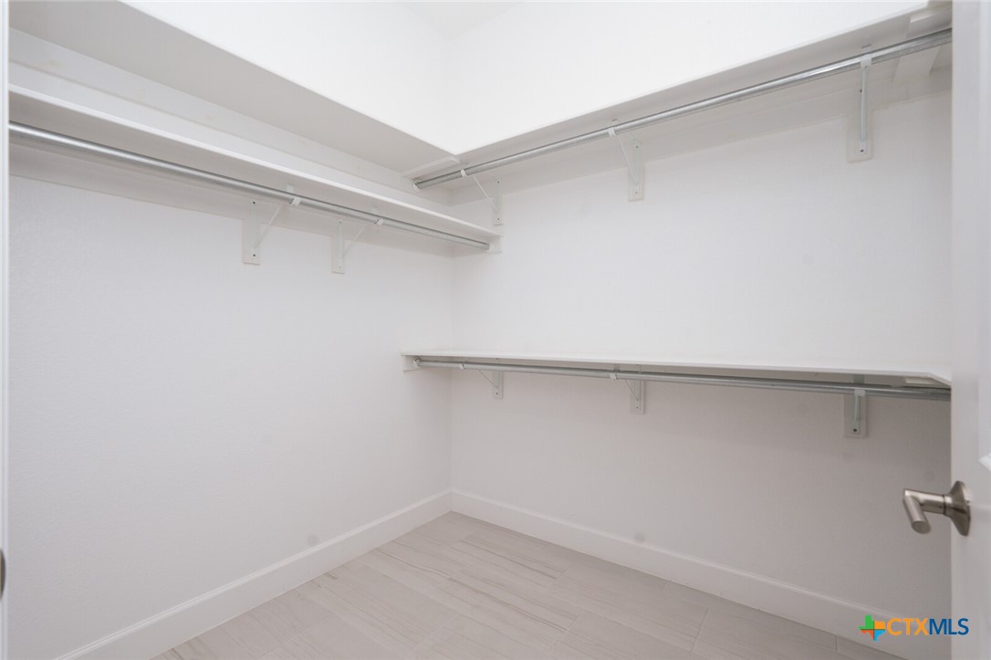 517 Freeing Oak Street Property Photo 11