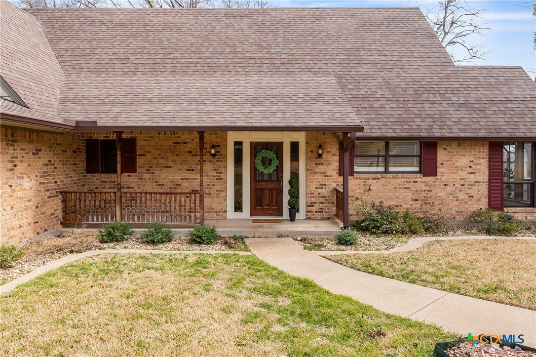 2821 Creek Side Drive Property Photo 4