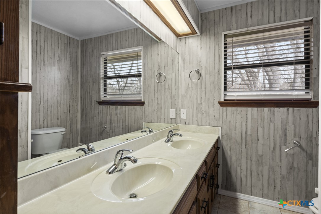 2821 Creek Side Drive Property Photo 36