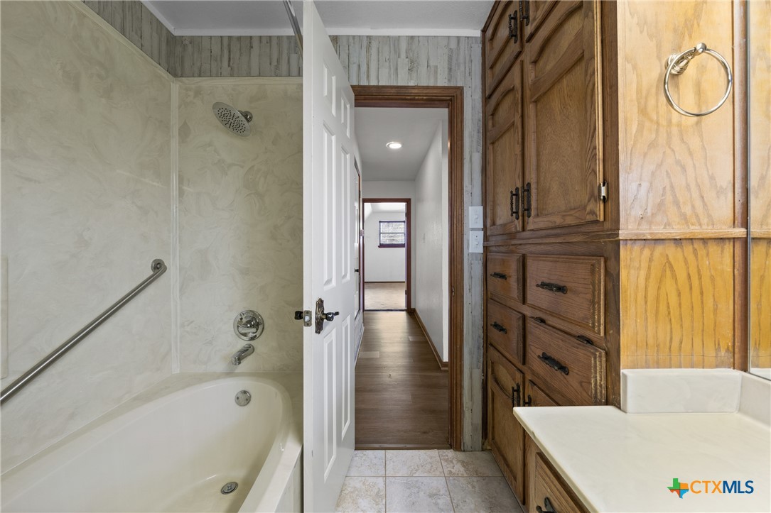 2821 Creek Side Drive Property Photo 38
