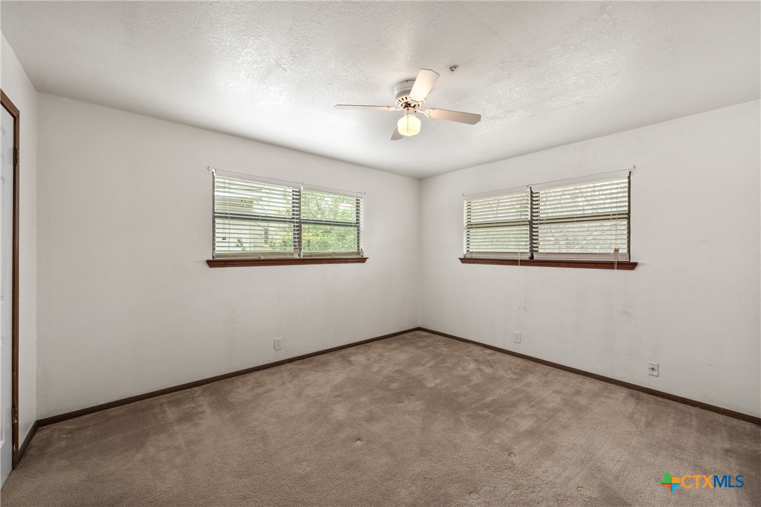 2821 Creek Side Drive Property Photo 39