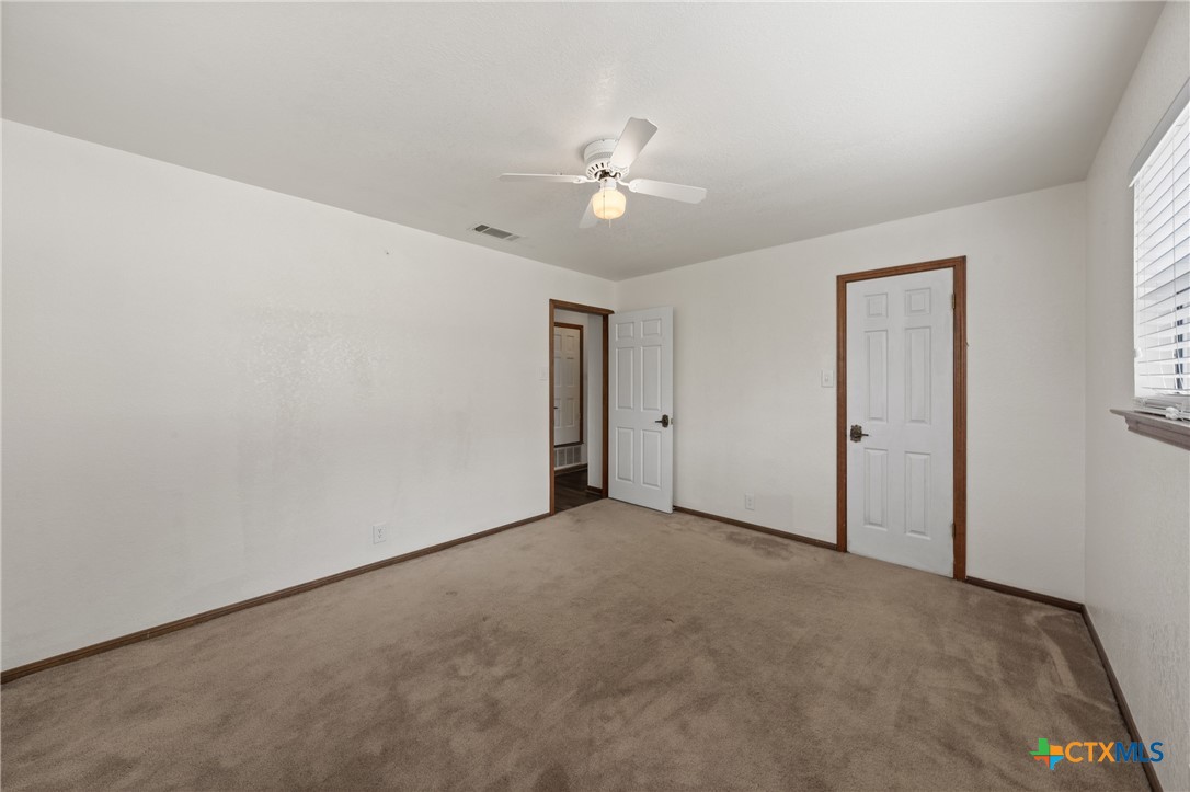 2821 Creek Side Drive Property Photo 40