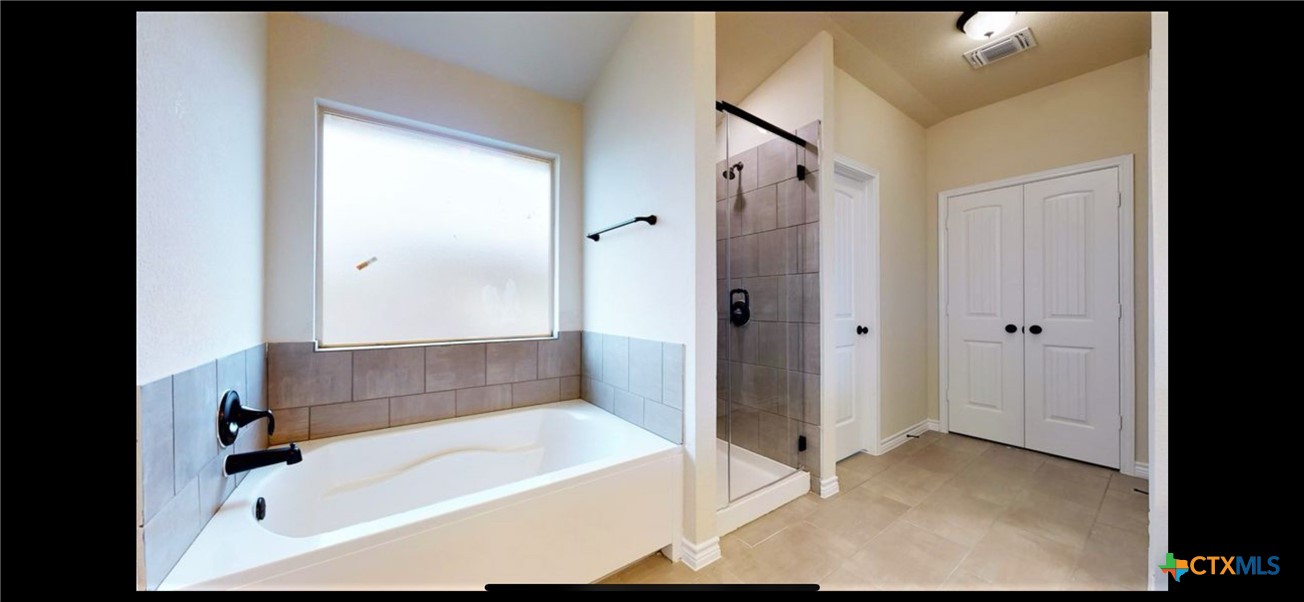 1311 Roma Street Property Photo 4